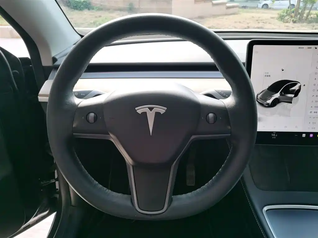 Tesla Model Y 2022 — фото 11