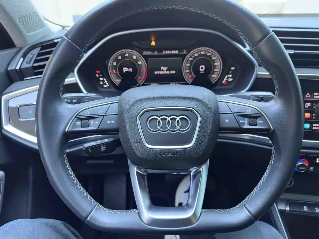 Audi Q3 2023 — фото 13