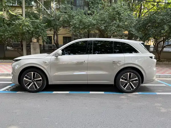 Li Auto L6 2024