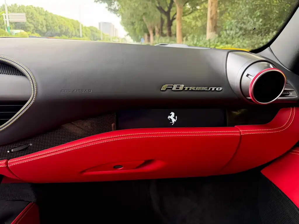 Ferrari F8 2021 — фото 11