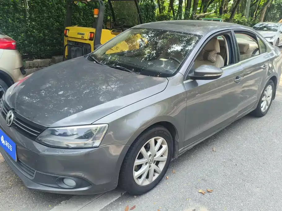 Volkswagen Sagitar 2013