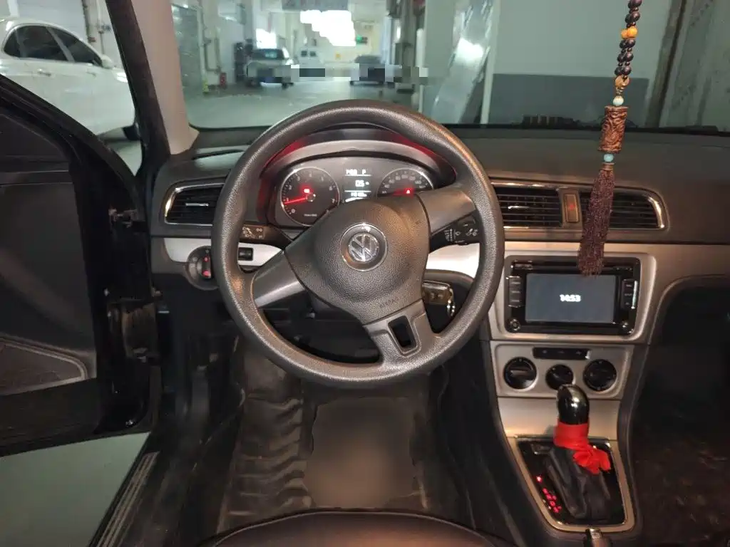 Volkswagen Lavida 2015