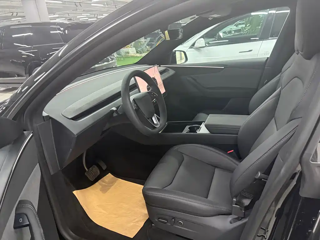 Tesla Model Y 2026