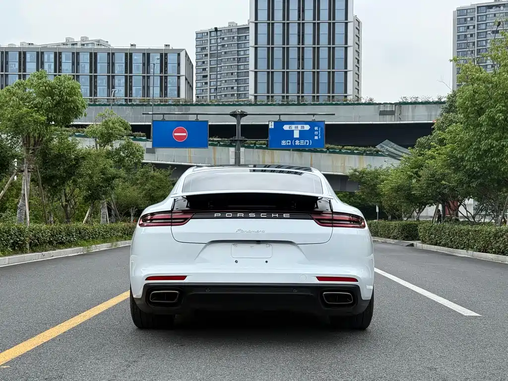 Porsche Panamera 2019 — фото 5