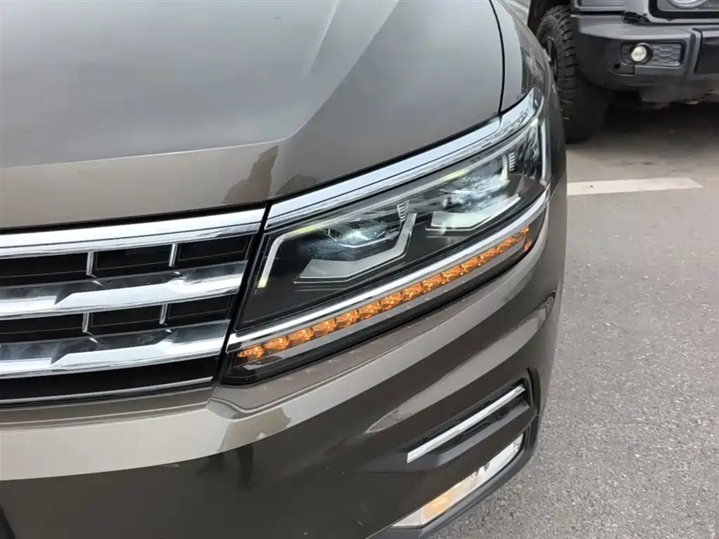 Volkswagen Tiguan L 2017 — фото 24