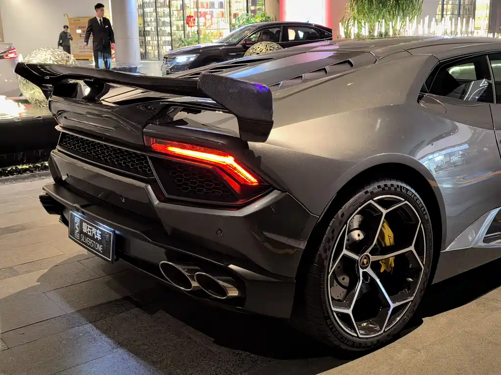 Lamborghini Huracan 2017 — фото 4