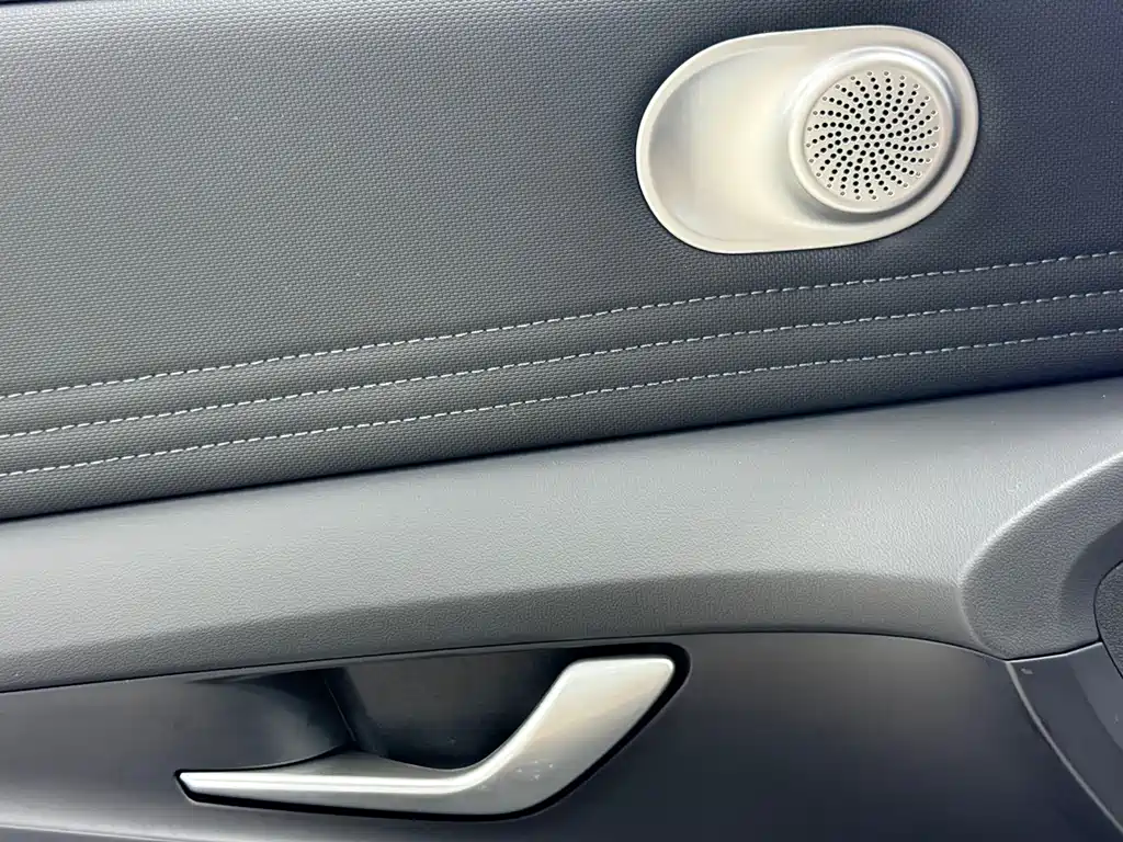 Hyundai Elantra 2022 — фото 15