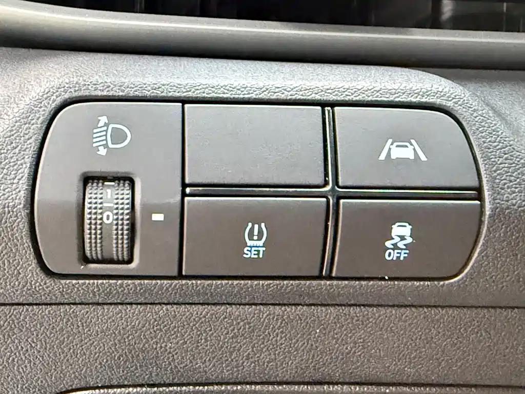 Hyundai Elantra 2022 — фото 14