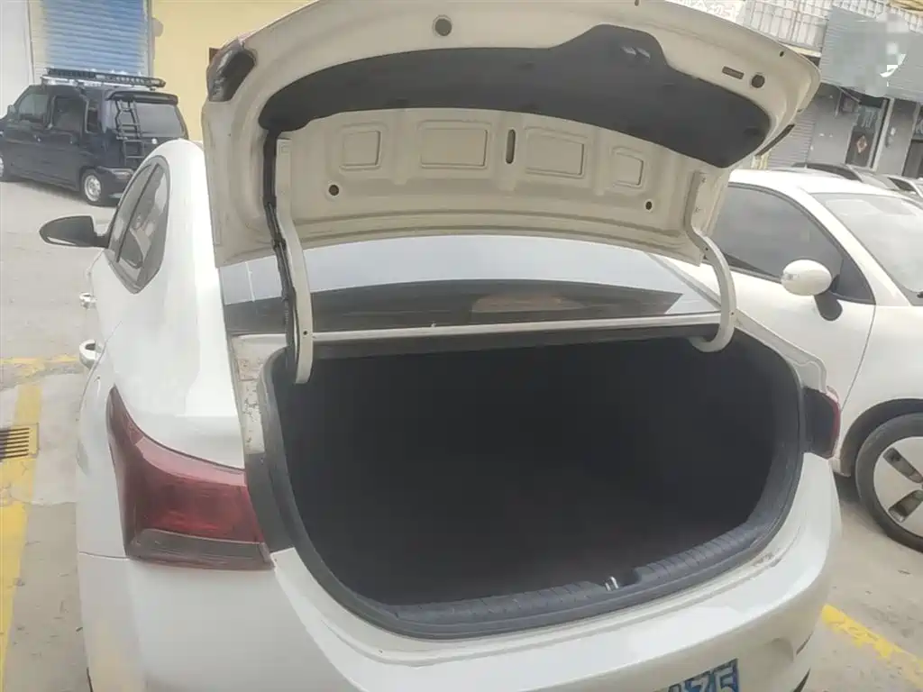 Hyundai Verna 2018 — фото 19