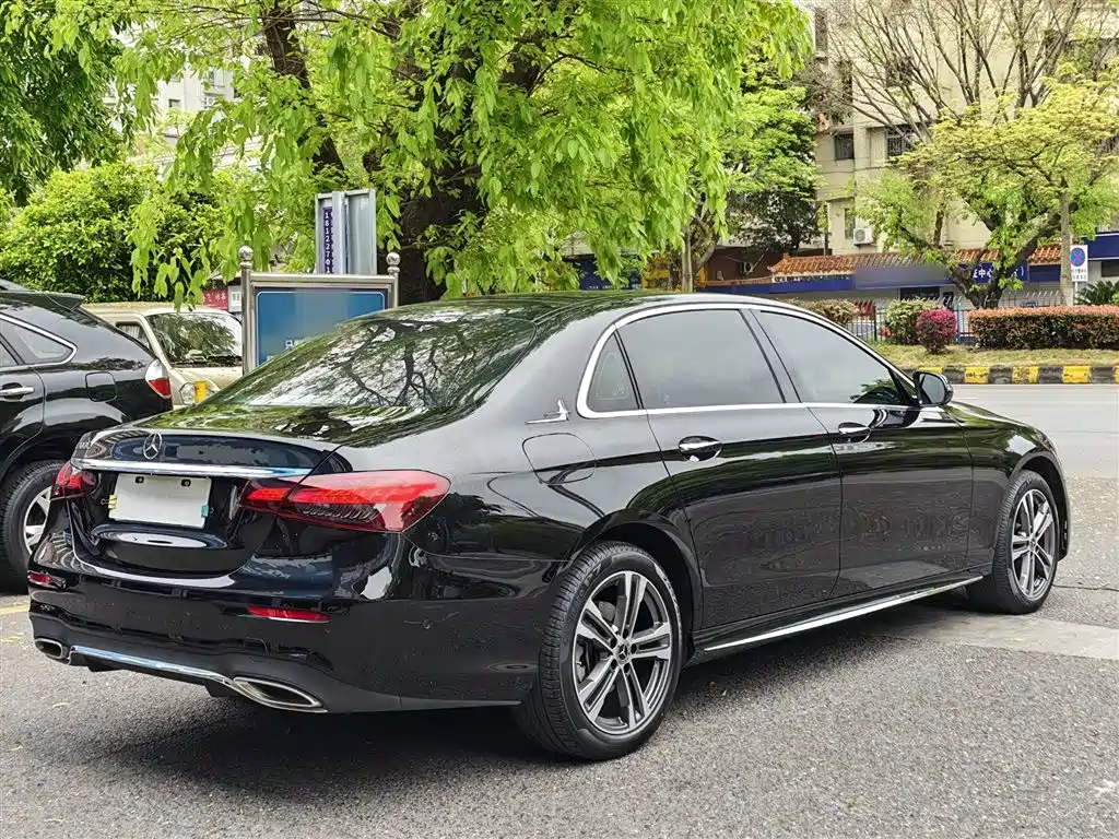 Mercedes-Benz E-Class 2022 — фото 7