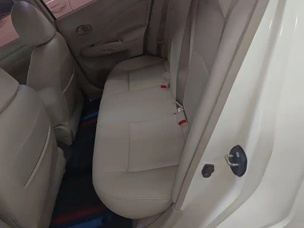 Nissan Sunny 2017 — фото 17