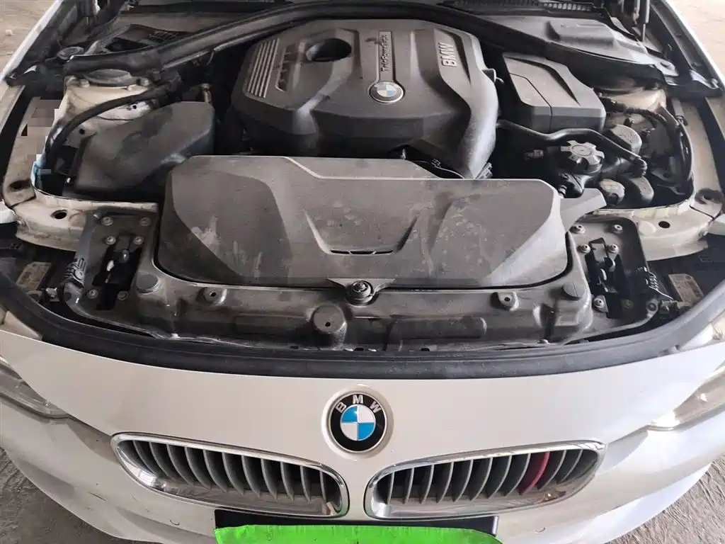 BMW 3 Series 2018 — фото 11