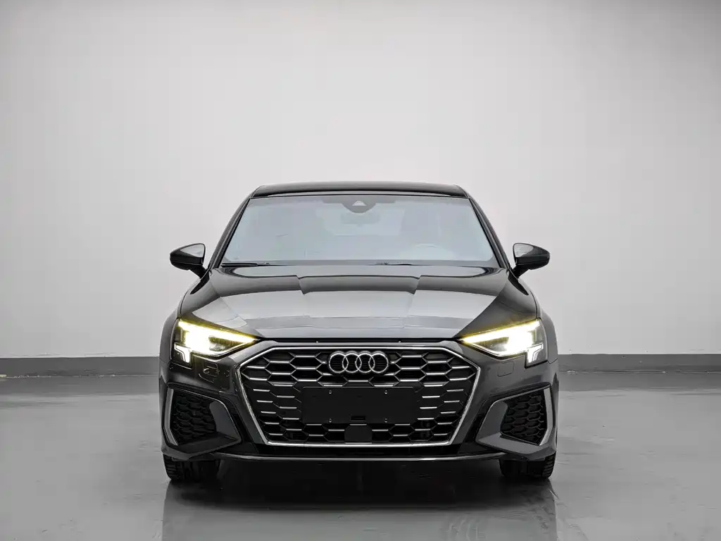 Audi A3 2023 — фото 2