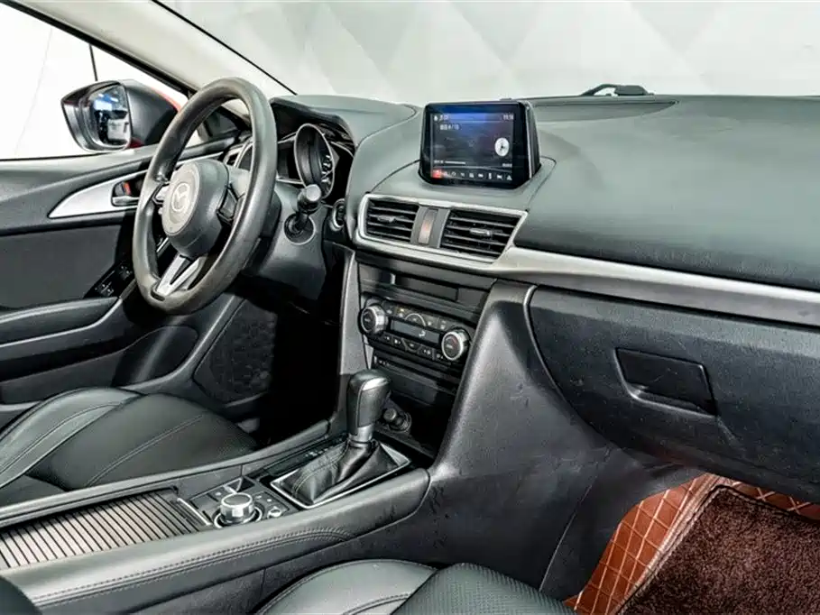 Mazda 3 Axela 2017 — фото 17