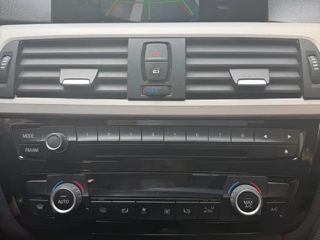 BMW 3 Series 2014 — фото 16