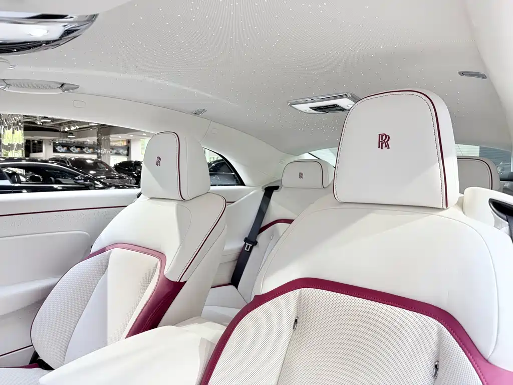 Rolls-Royce Phantom 2026 — фото 11