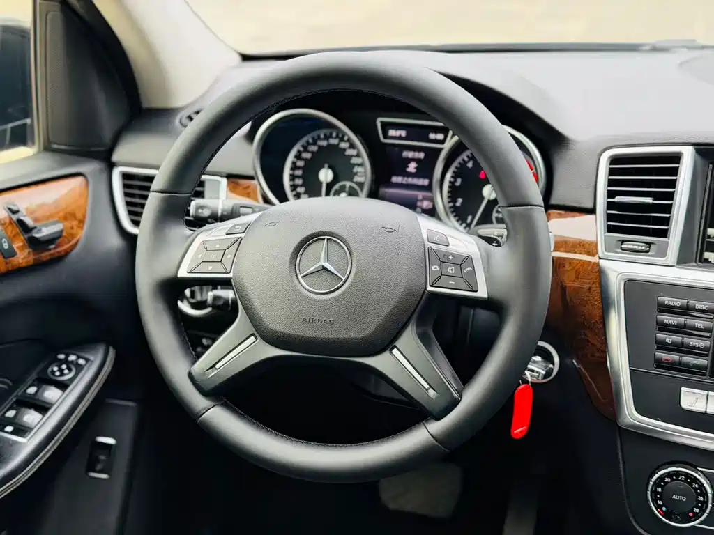 Mercedes-Benz M-Class 2015 — фото 4
