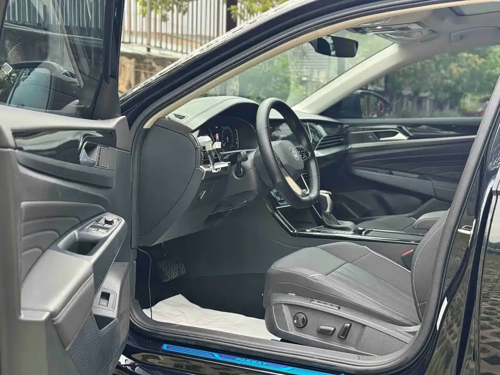 Volkswagen Passat 2024