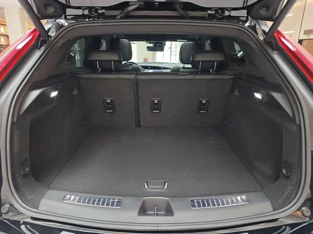 Cadillac XT4 2022 — фото 9