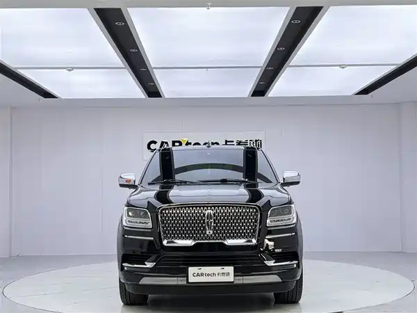 Lincoln Navigator 2021