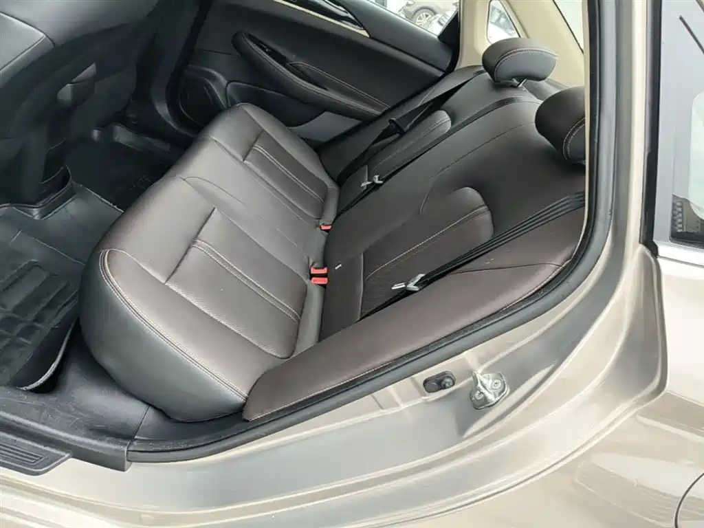 Changan Eado DT 2018 — фото 17