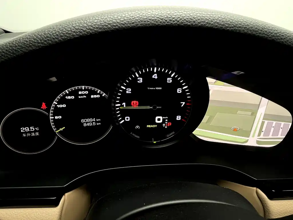 Porsche Cayenne Hybrid 2019 — фото 19