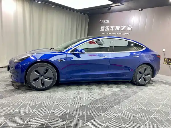 Tesla Model 3 2020