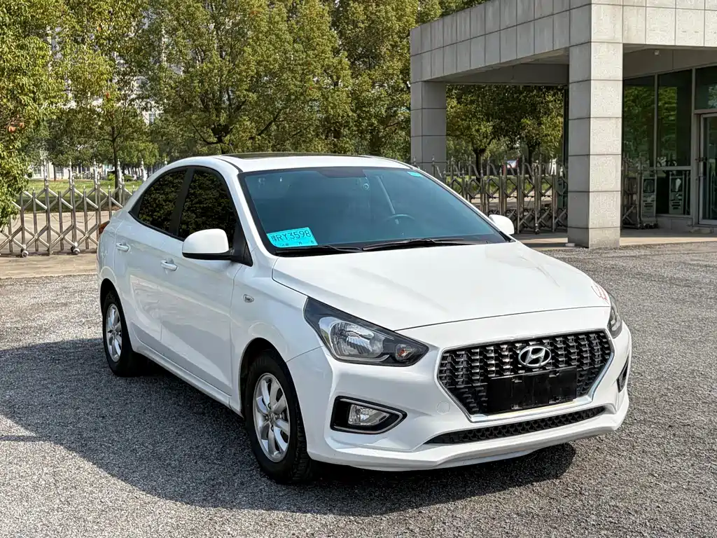 Hyundai Accent 2017 — фото 3