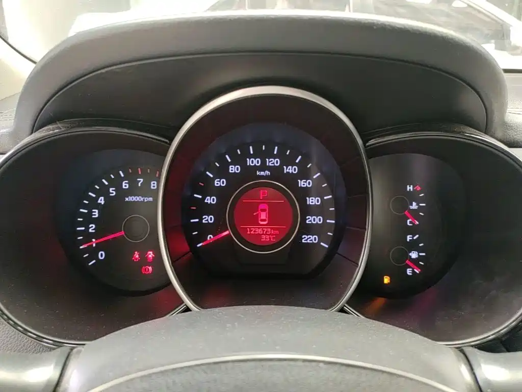 Kia K2 2015 — фото 12