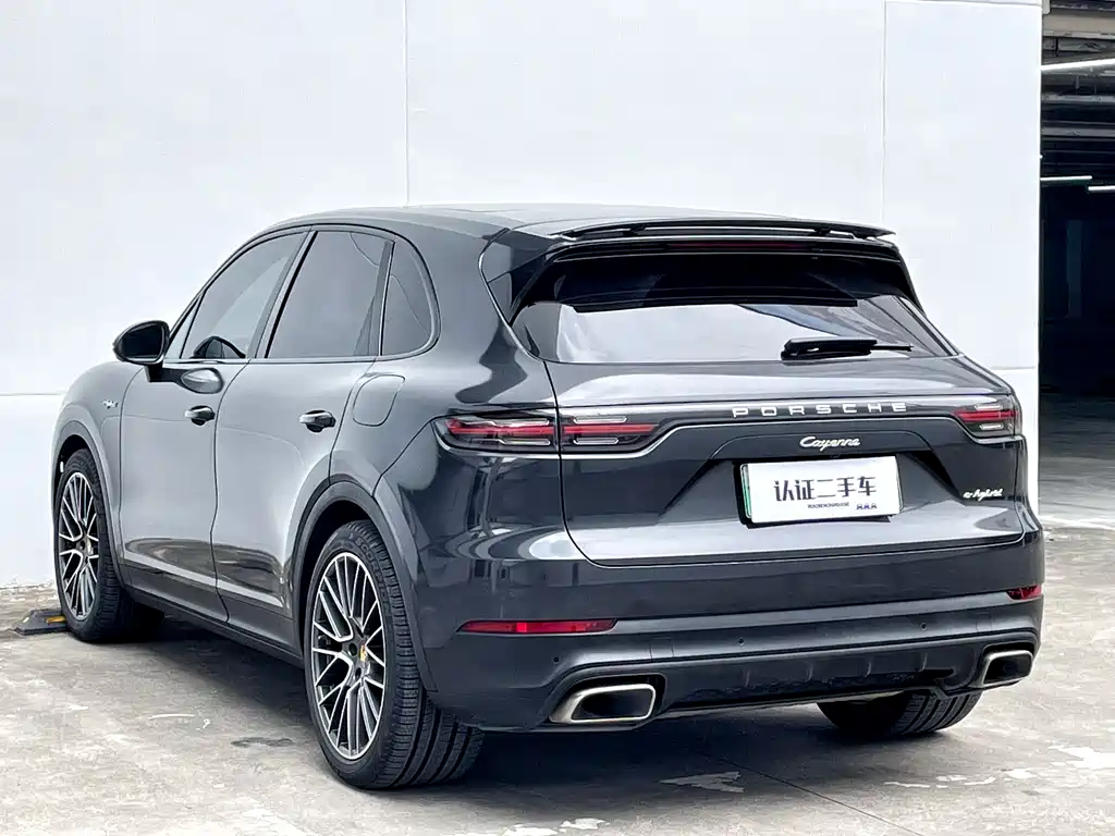 Porsche Cayenne Hybrid 2019 — фото 30