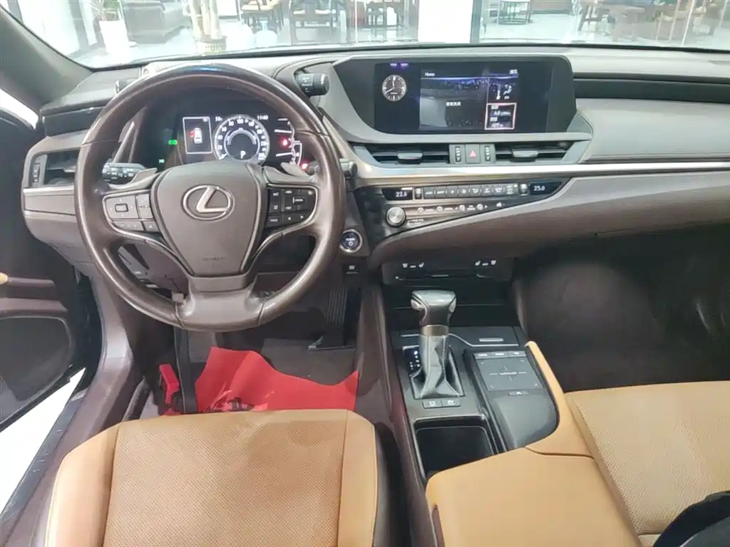 Lexus ES 2021 — фото 13
