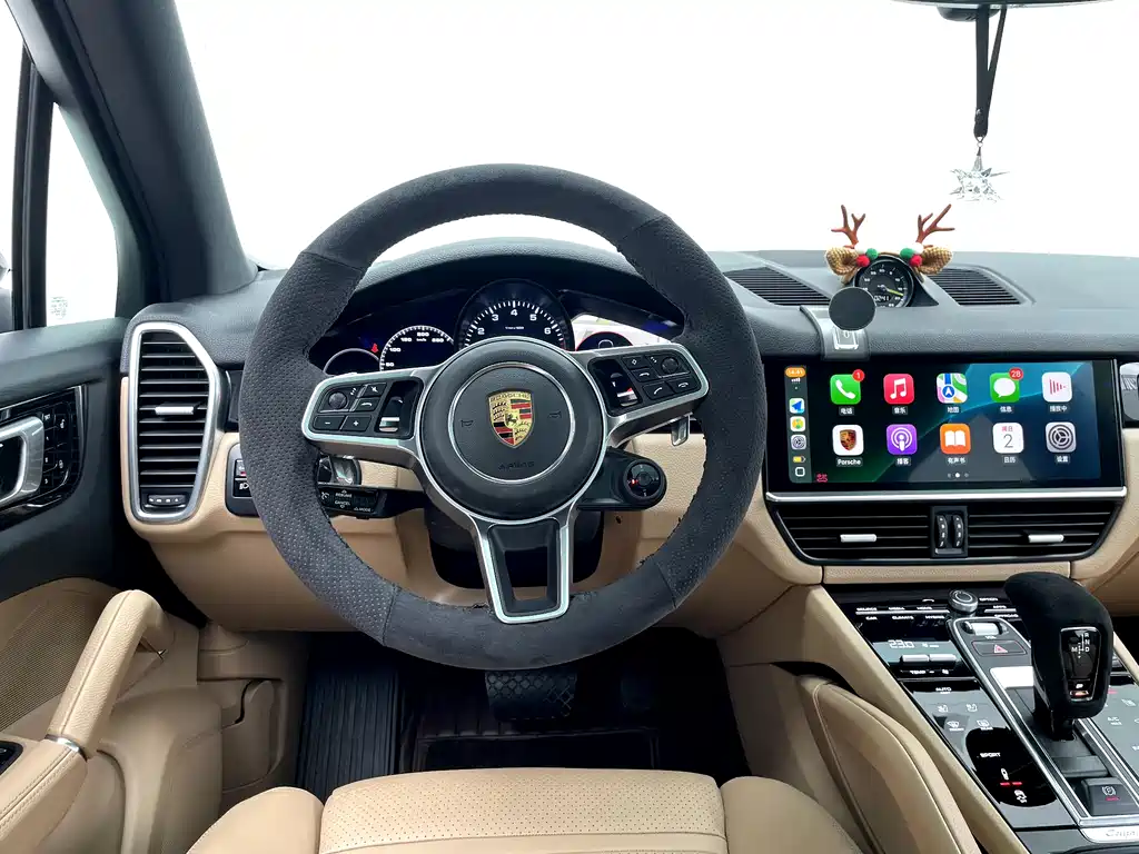 Porsche Cayenne Hybrid 2019 — фото 11