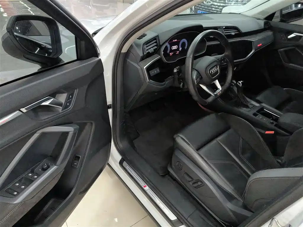 Audi Q3 Sportback 2021 — фото 16