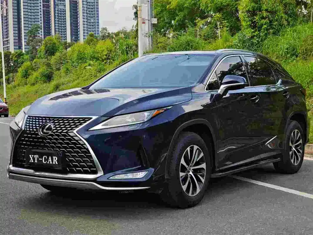 Lexus RX 2022 — фото 1