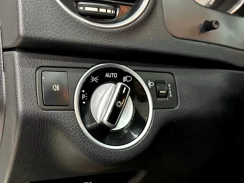 Mercedes-Benz C-Class 2013 — фото 12