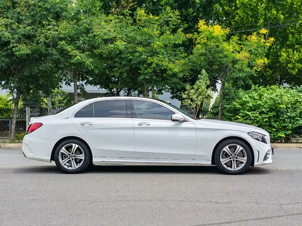 Mercedes-Benz C-Class 2019 — фото 10