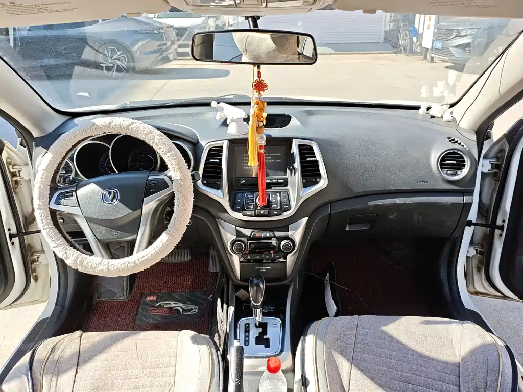 Changan Eado XT 2015 — фото 11