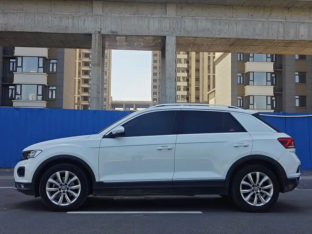 Volkswagen T-Roc 2020 — фото 22