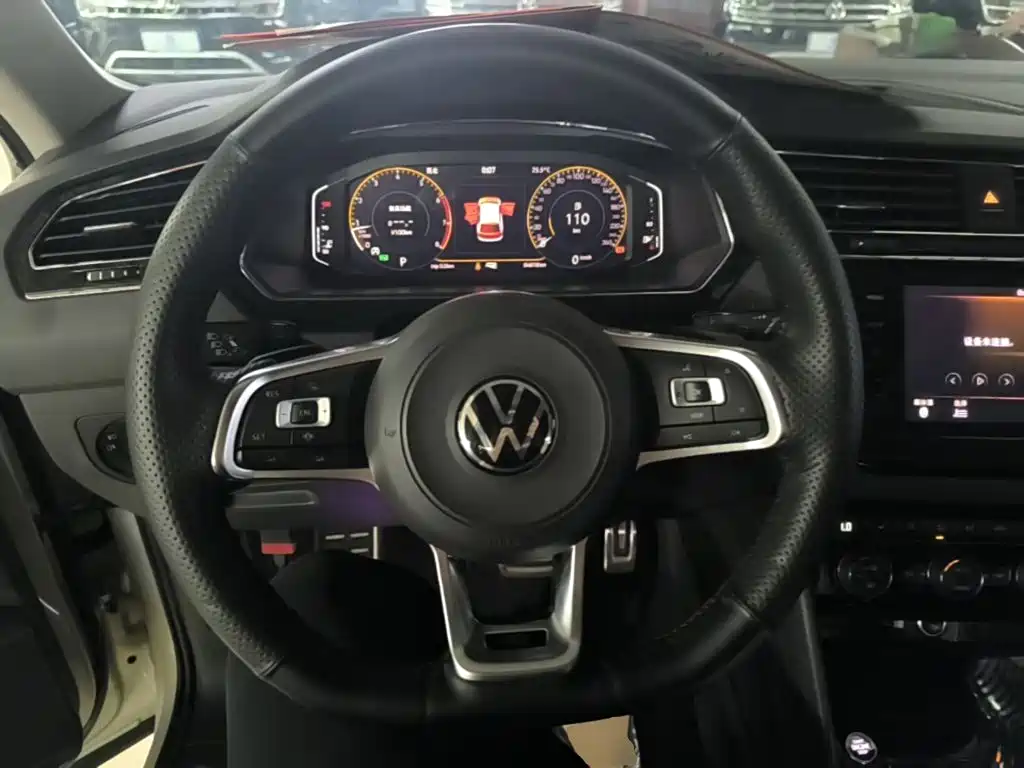 Volkswagen Tiguan L 2021 — фото 11
