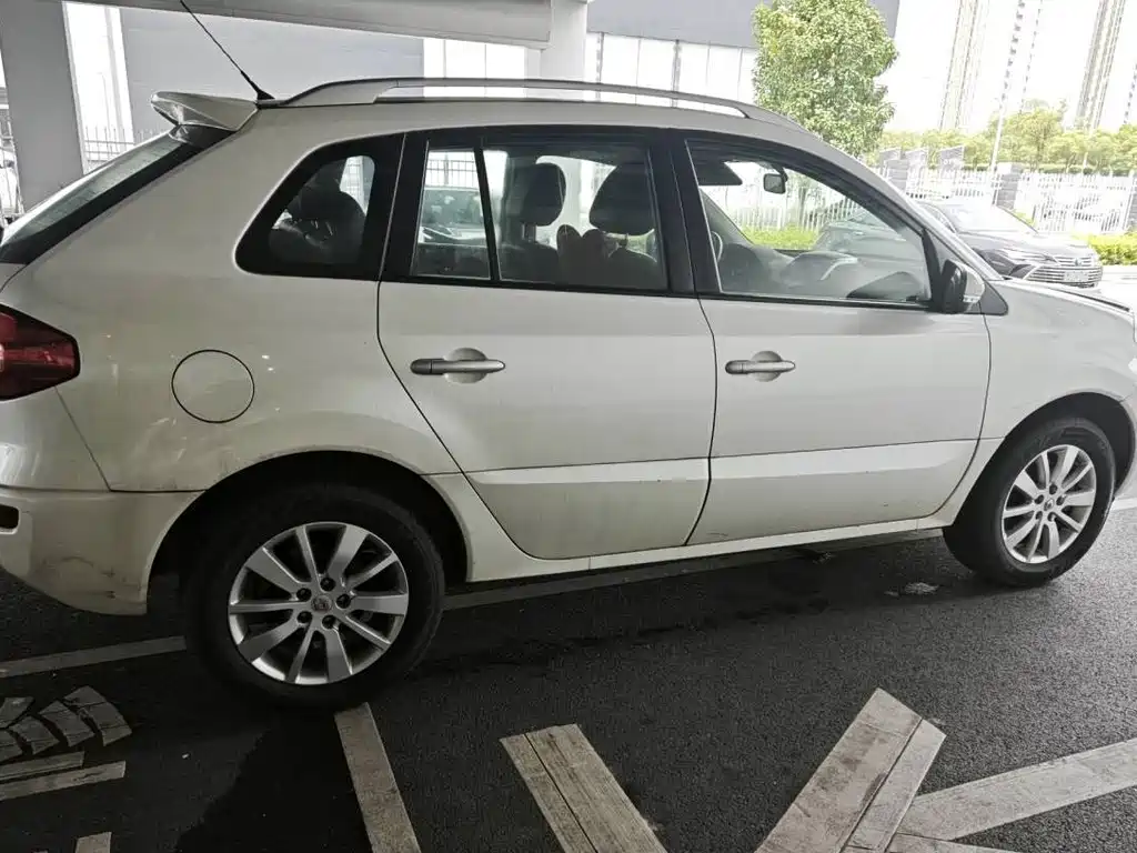 Renault Koleos 2015 — фото 12