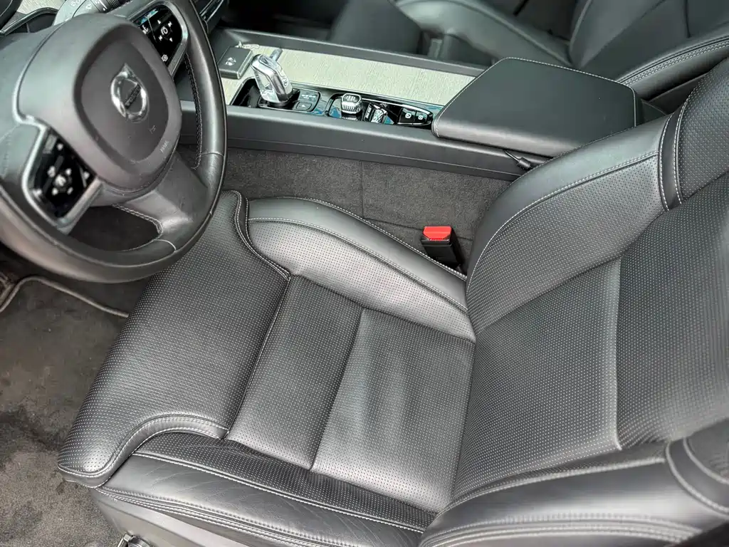 Volvo XC60 PHEV 2020 — фото 18