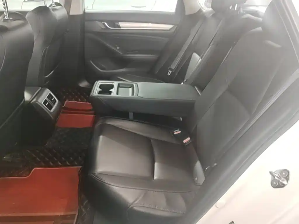 Honda Accord 2021 — фото 17