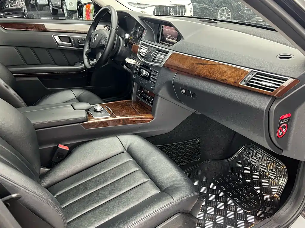 Mercedes-Benz E-Class 2013 — фото 21
