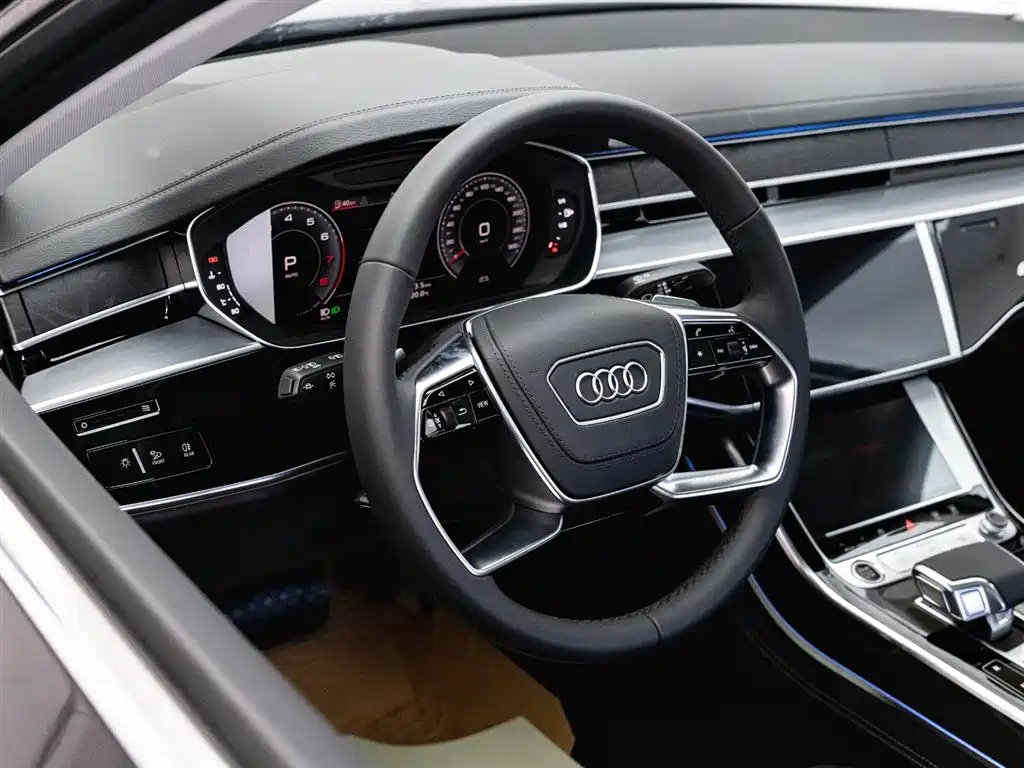 Audi A8 — фото 26