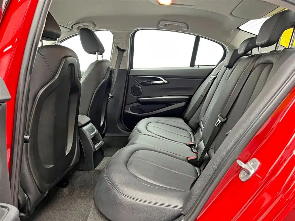 BMW 1 Series 2020 — фото 15