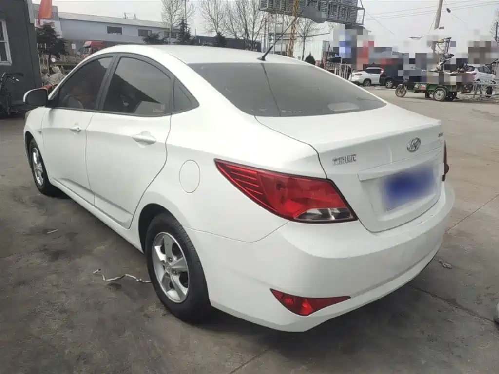 Hyundai Verna 2016 — фото 5
