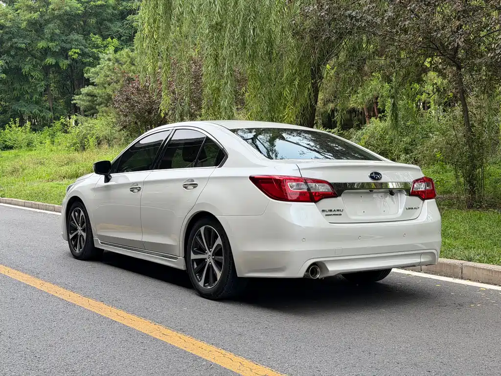 Subaru Legacy 2016 — фото 17