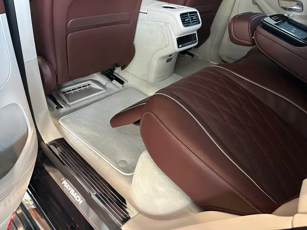 Mercedes-Benz GLS — фото 13