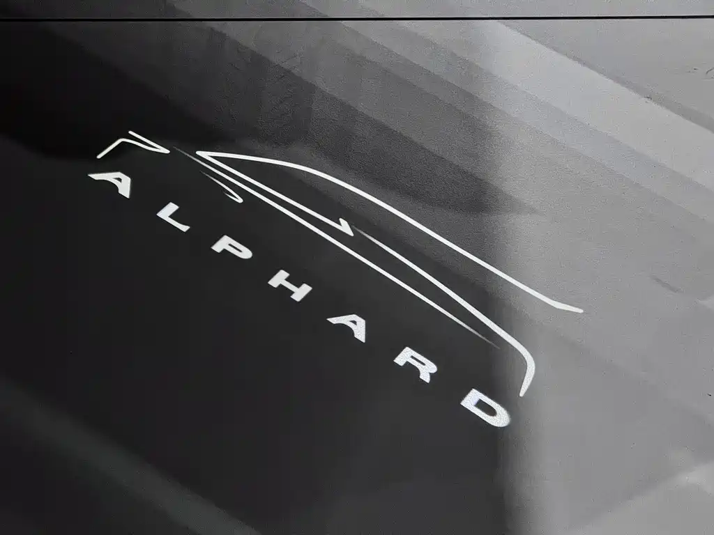 Toyota Alphard 2024 — фото 24