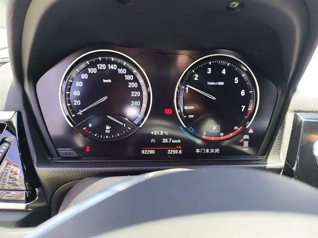 BMW 1 Series 2021 — фото 12